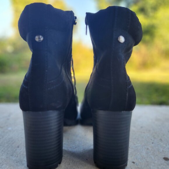 Kelly + Katie W9 Black Lace-Up Chunky Ankle Boots - Picture 3 of 6